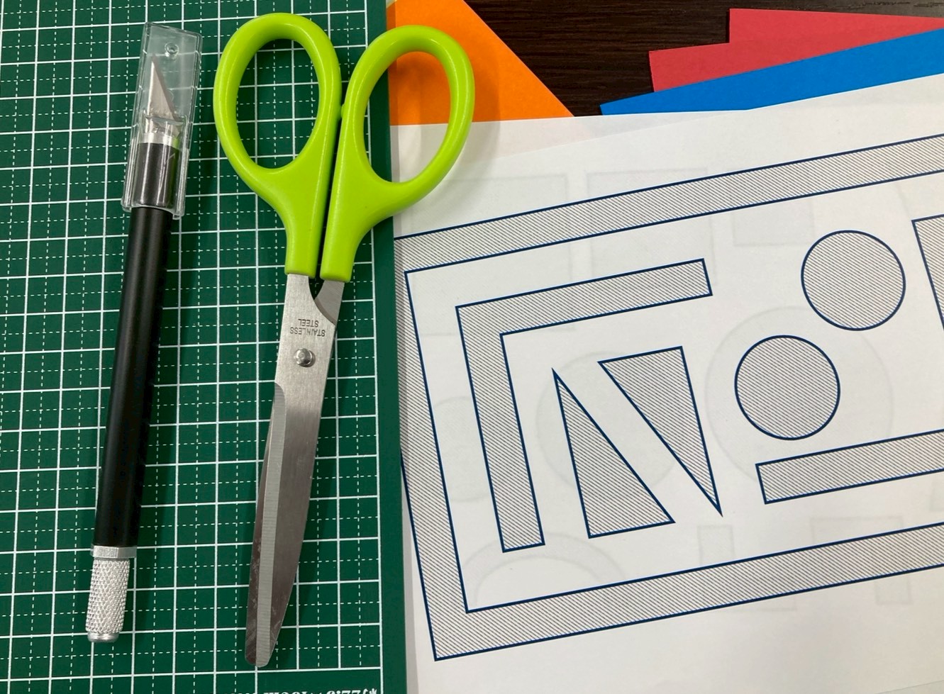 作業プログラム　切り絵